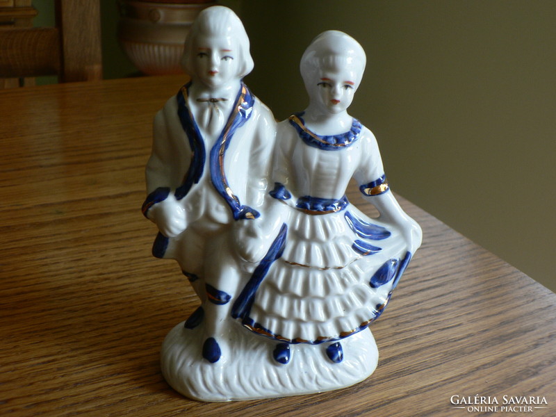 Porcelán barokk táncospár szobor, nipp