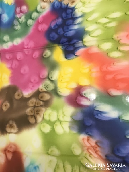 Kézzel festett selyemkendő a szivárvány minden színével, 85 x 80 cm