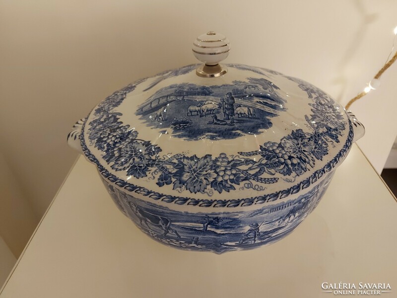 Sarreguemines faience large serving bowl with lid
