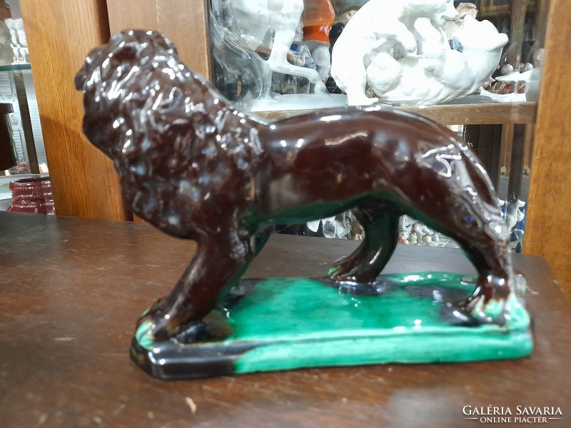 Retro glazed applied arts ceramic lion.