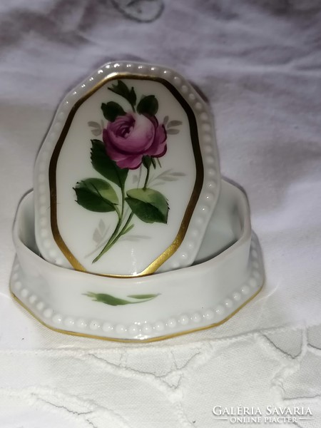Rose-decorated Rosenthal ring holder, engagement ring holder from the seventies