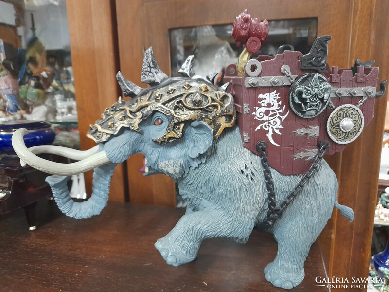 Large chap mei vikings mammoth toy with batteries. 43 Cm.