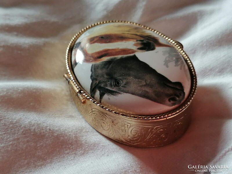 Retro medicine holder or ring holder box, decorated with a horse head pattern
