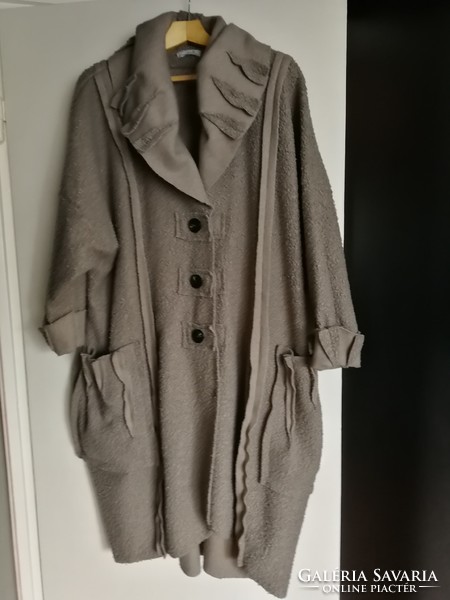 Extravagant women's wool coat for any size.