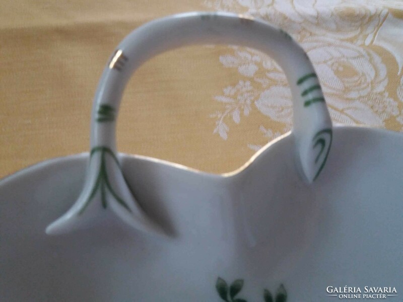 Leaf-shaped porcelain offering from Hollóháza