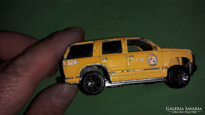 1997. Matchbox - mattel - 97' chevy tahoe -chevrolet pickup truck metal pickup truck 1:67 according to the pictures