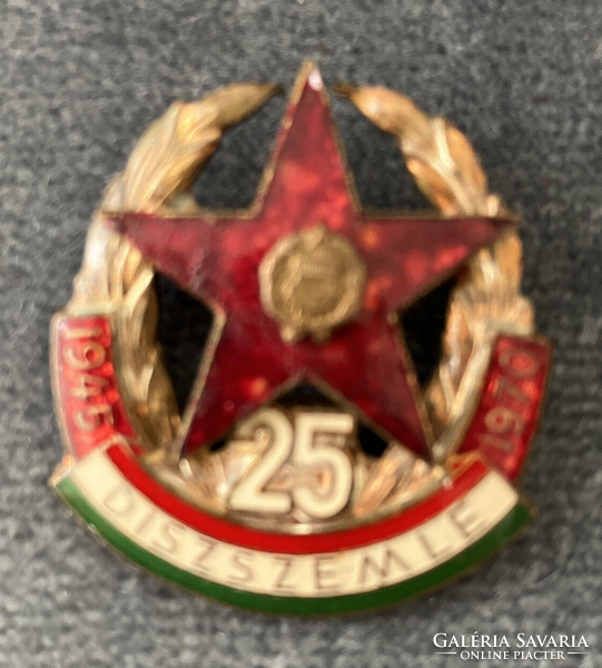 Decoration overview 25 1945 - 1970 - socialist insignia
