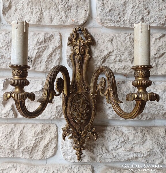 Beautiful copper wall lever with 2 prongs, cast in neo-baroque style