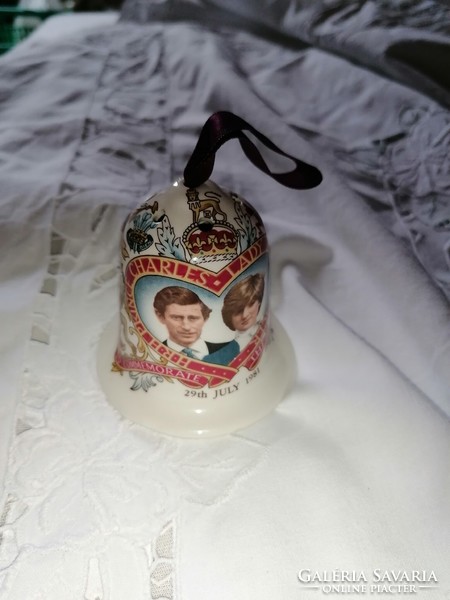 Lady Diana and Prince Charles wedding souvenir porcelain perfume holder 1981