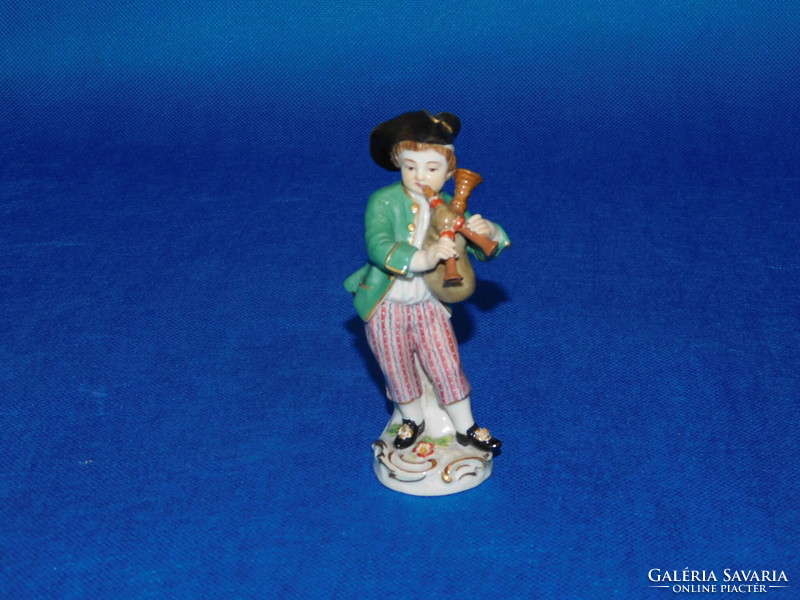 Meissen fur coater figure