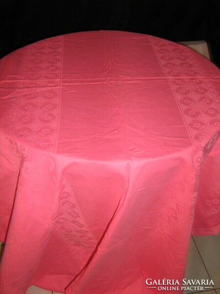 Beautiful vintage floral Toledo pink oval woven damask tablecloth