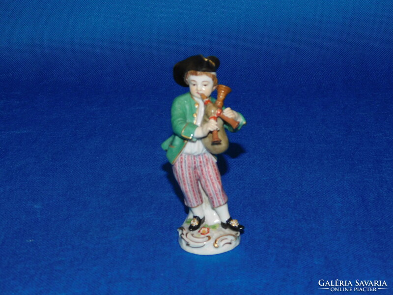 Meissen fur coater figure