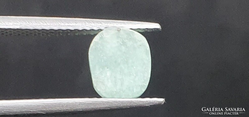 Colombian emerald cabochon 2.33 carats. With certification.