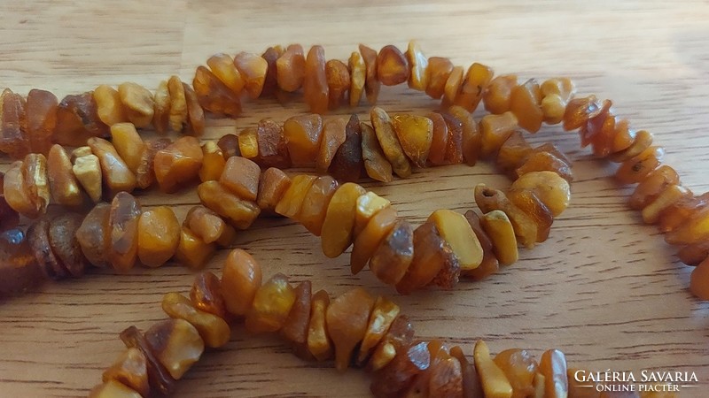 (K) amber necklace