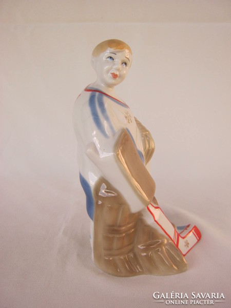 Polonne porcelain figure ice hockey boy 17 cm