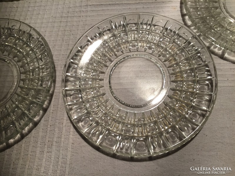Molded glass plates, even for candle holders (78)