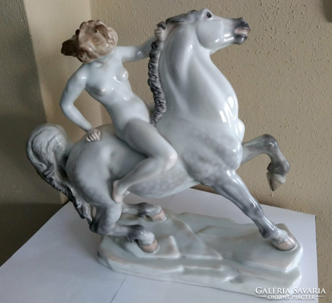Herend Amazon horse classic porcelain statue