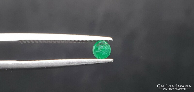 Brazilian emerald round 0.26 Carat. With certification.
