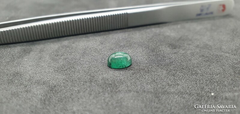 Brazilian emerald cabochon 1.48 carats. With certification.