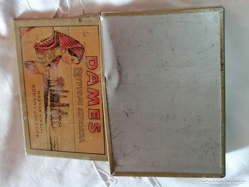 Circa 1900-1910 dames Egyptian cigar metal box, very rare, collector's item