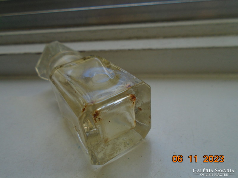 19 sz VRAIS PARFUME DE FLEURS aranyozott dombor címkével,fazettált francia parfűmös üveg
