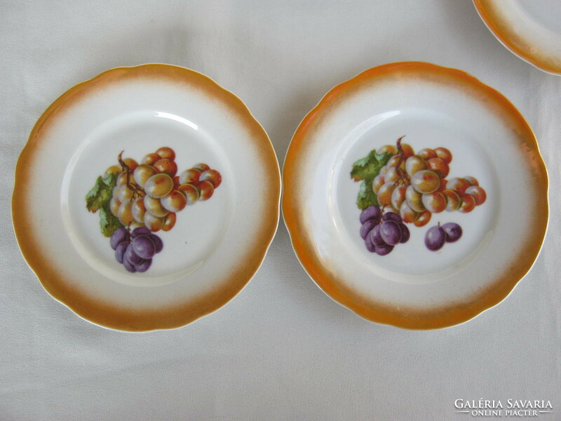 Zsolnay porcelain plate set with grape fruit pattern