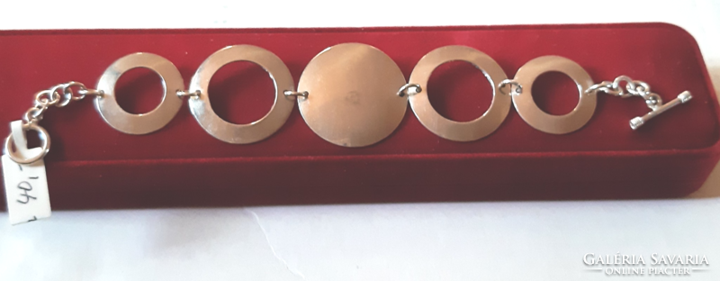 Silver 925 marked women's bracelet with large round flat eyes!