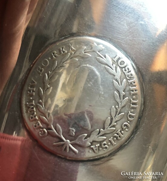 Különleges nagyméretű pénzes ezüst pohár