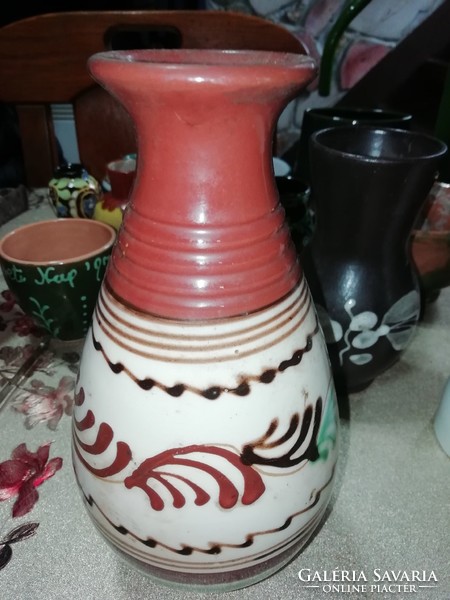 Kerámia váza 25. a képeken látható állapotban van