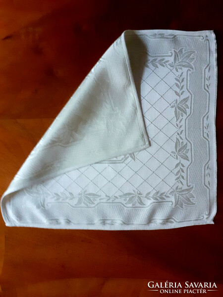 Pale green silk damask tablecloth, napkin. 35X32 cm