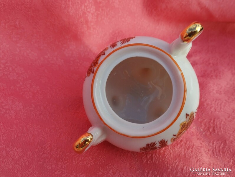 Jellegzetes japán porcelán füstölő fedelén sárkánykutyával