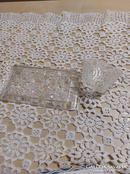 Ritka antik üveg kis tálca, kínáló azonos mintával kis kiöntő és egy bon-bon, cukorkatartó