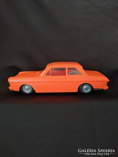 Lendkerekes Ford Taunus