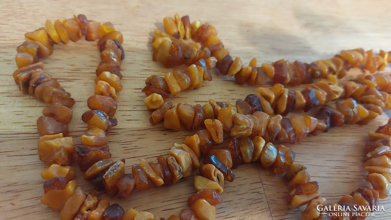 (K) amber necklace