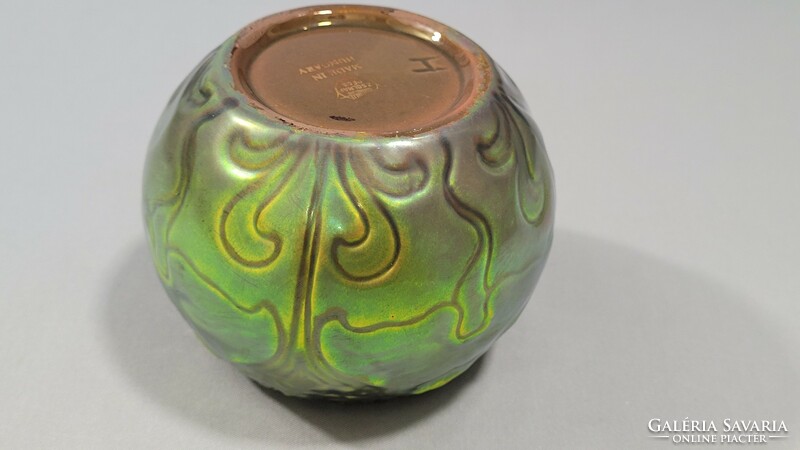 Old Zsolnay eosin-glazed vase