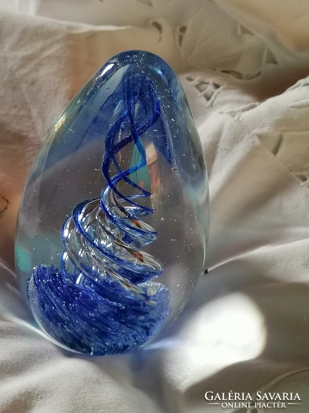 Beautiful egg-shaped, glass paperweight, table decoration, decorative glass