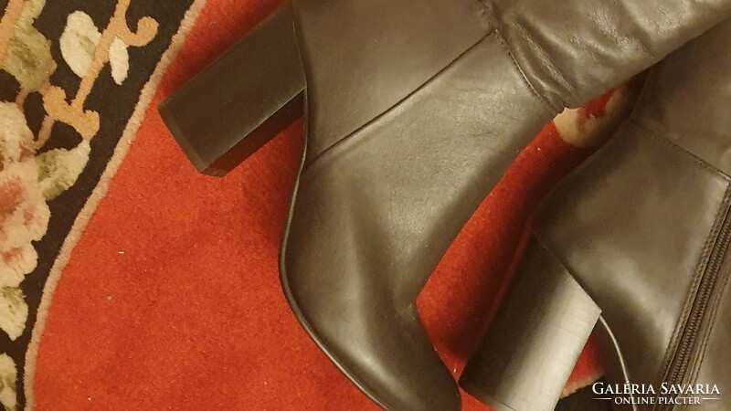 Real leather boots size 39 new!