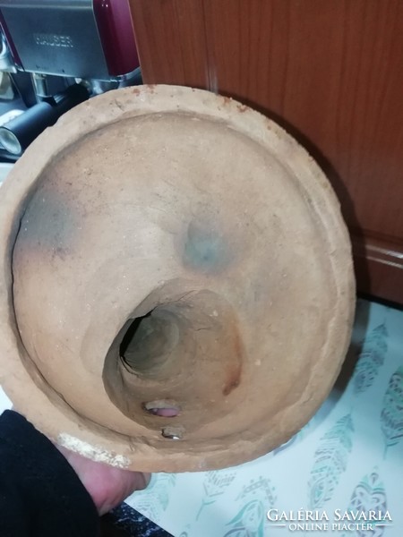 Ceramic lamp 12. In the condition shown in the pictures