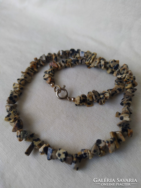 Necklace embellished with Dalmatian jasper stones