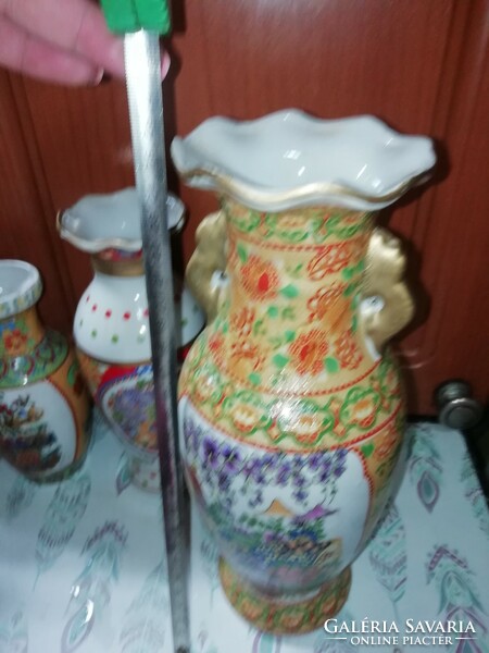 Porcelán váza Chinai 7..a képeken látható állapotban van