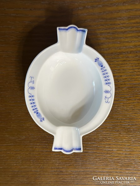 Meissen ashtray, (cracked, damaged)