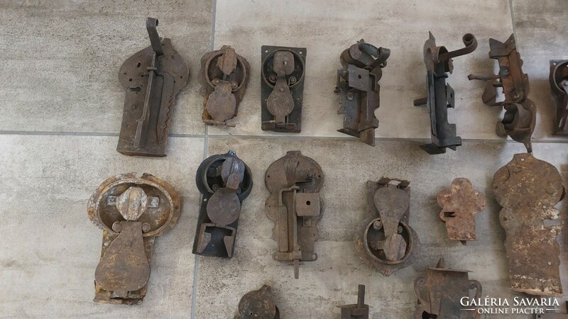 (K) antique locks, keys