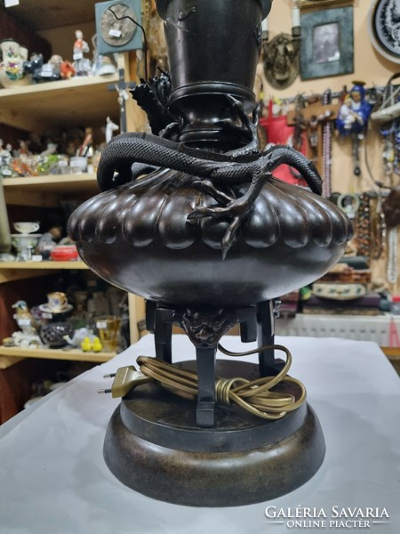 Old oriental dragon motif table lamp