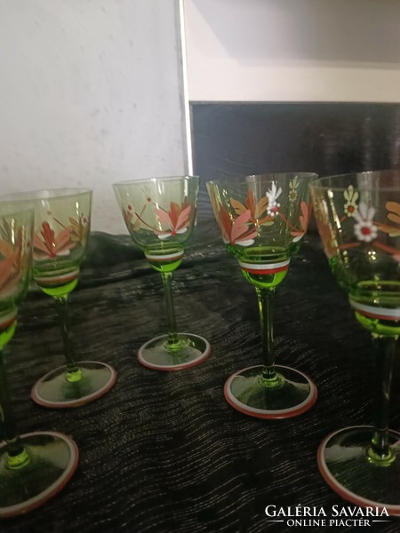Beautiful emerald green stemmed glasses