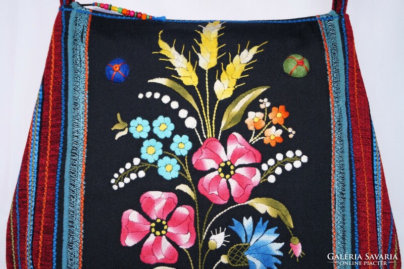 Colorful, hand-embroidered, Kalocsa floral, large-sized, black, burgundy-wrapped zip-up women's shoulder bag