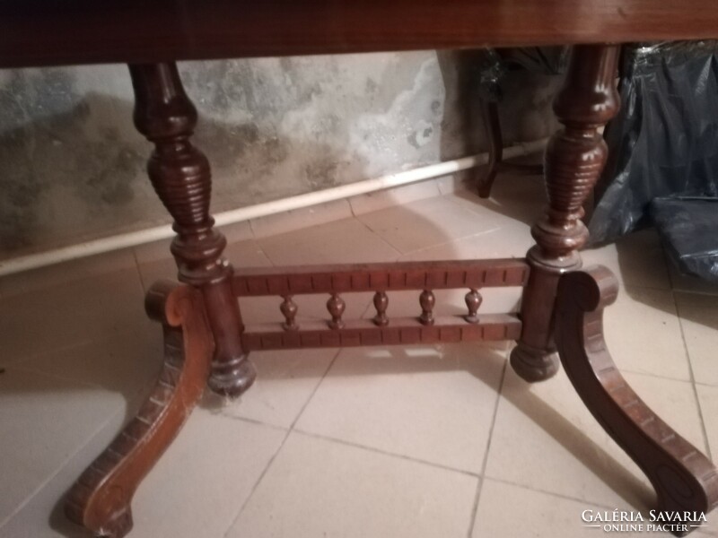 Even for db! Set of 5 Neo-Renaissance tables with 4 chairs renovated, chairs with leather backs