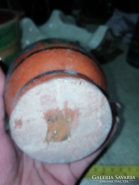 Ceramic vase 40 is in the condition shown in the pictures