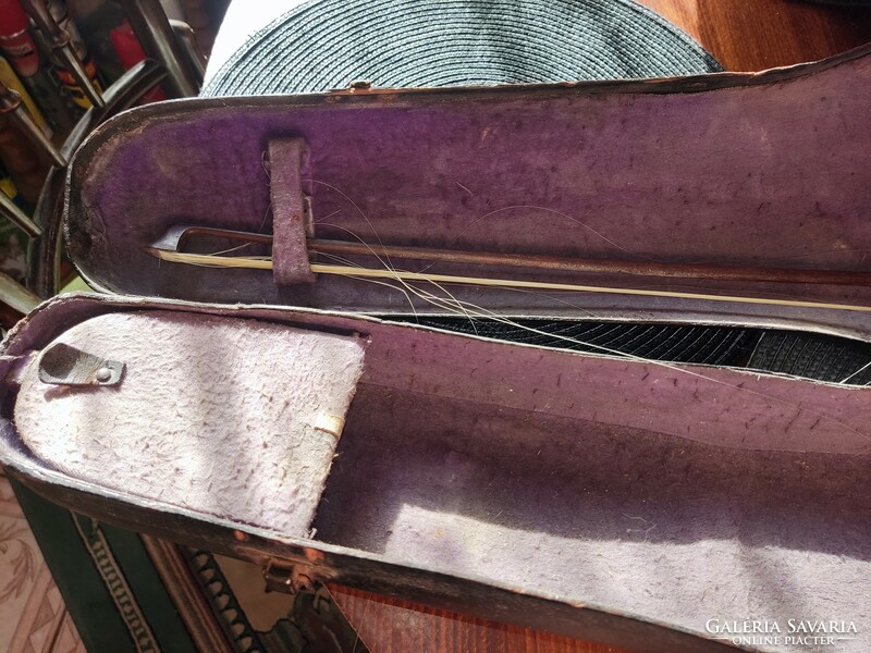 Old violin case