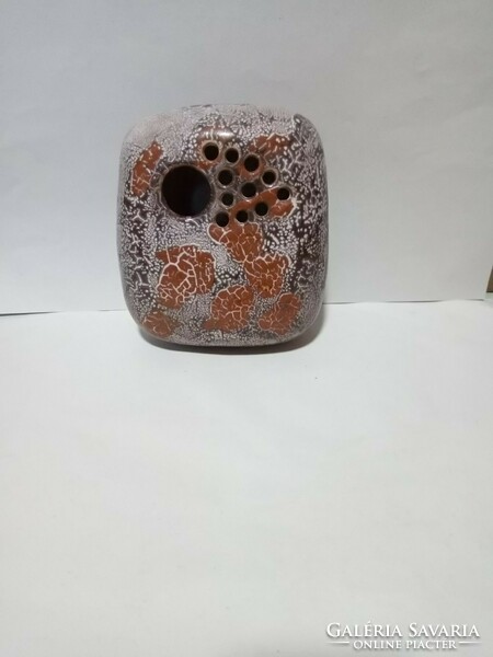 Gravel vase