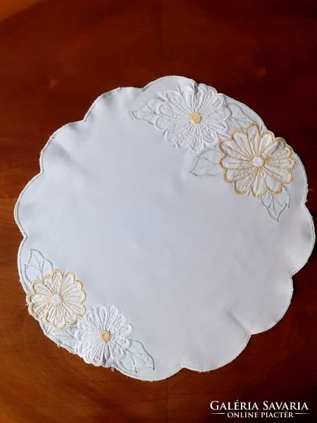 Small floral tablecloth. 35 Cm